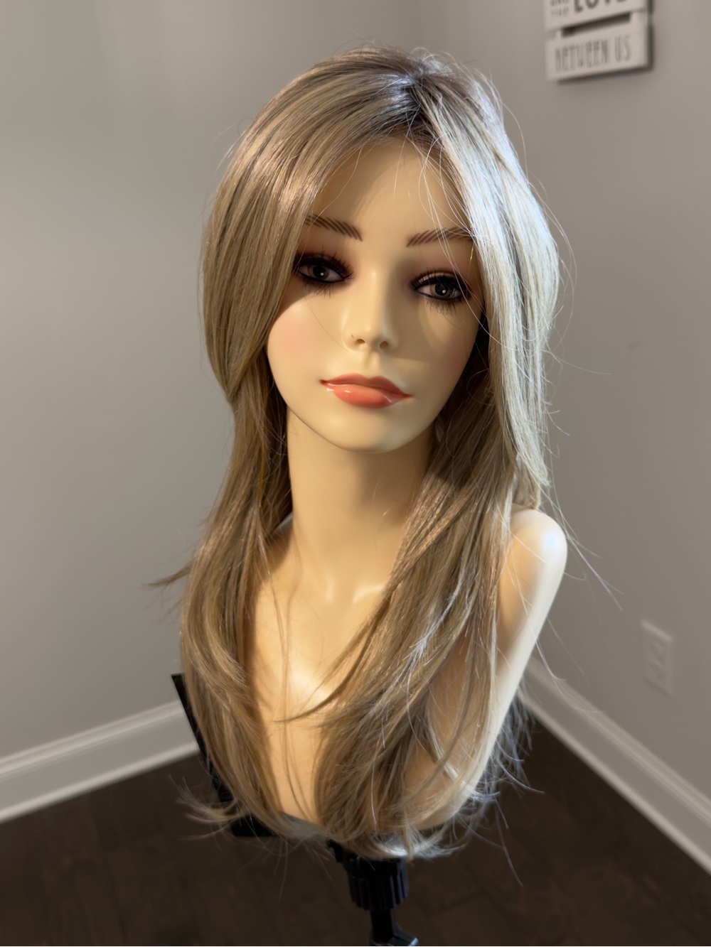 NWT Belle Tress Stella V- Shaken Oatmilk Blonde R in box